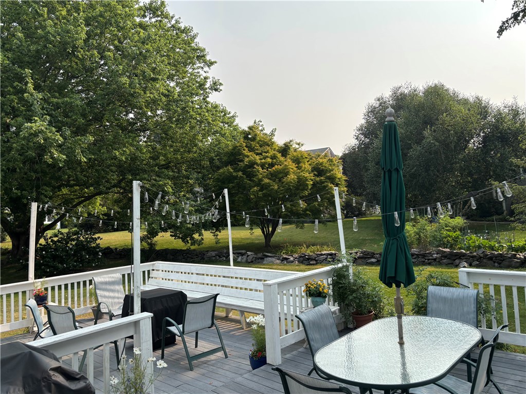 28 Mast Court Middletown, RI 02842 - Photo 9 of 36