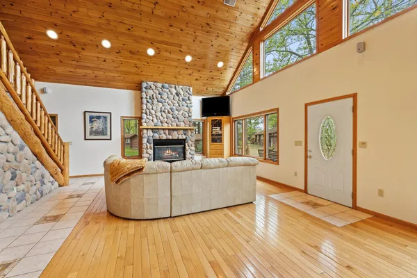 $525,000 | 930 Highway 65, Mora, MN 55051