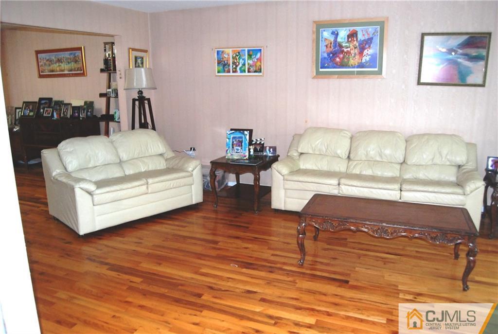 4 Celler Road Edison, NJ 08817 - Photo 3 of 12 Gallery Image 3
