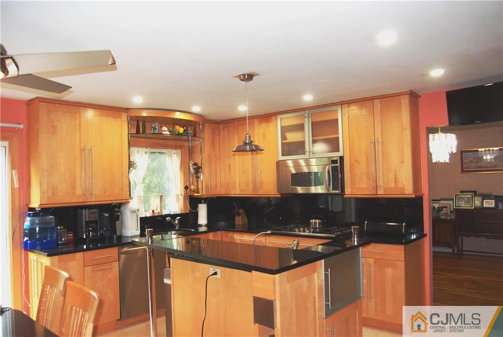 4 Celler Road Edison, NJ 08817 - Photo 7 of 12 Gallery Image 7
