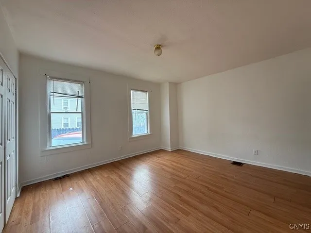 $950 | 1208 City Street, Unit 3, Utica, NY 13502