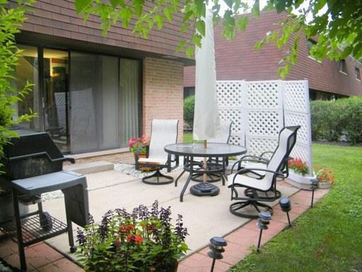 1069 Busse Highway Park Ridge, IL 60068 - Photo 2 of 2