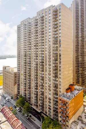 $4,600 | 330 East 39th Street, Unit 31G | Murray Hill