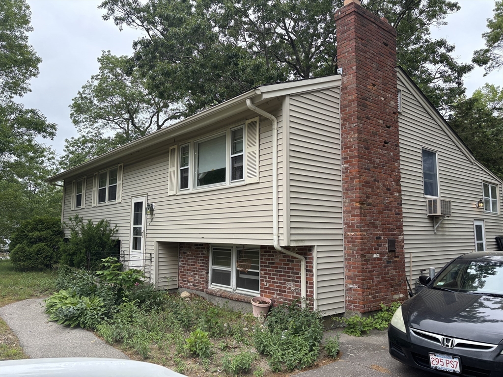 607 Turnpike Street Stoughton, MA 02072 - Photo 2 of 4