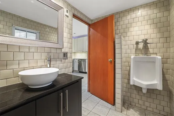 $345,000 | 4601 State Line Road, Kansas City, MO 64112
