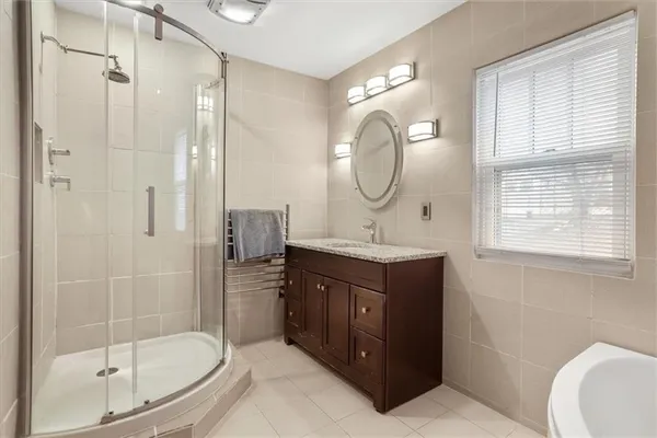$345,000 | 4601 State Line Road, Kansas City, MO 64112