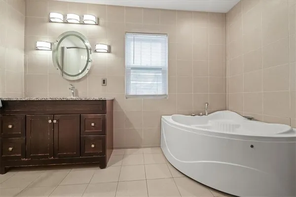 $345,000 | 4601 State Line Road, Kansas City, MO 64112