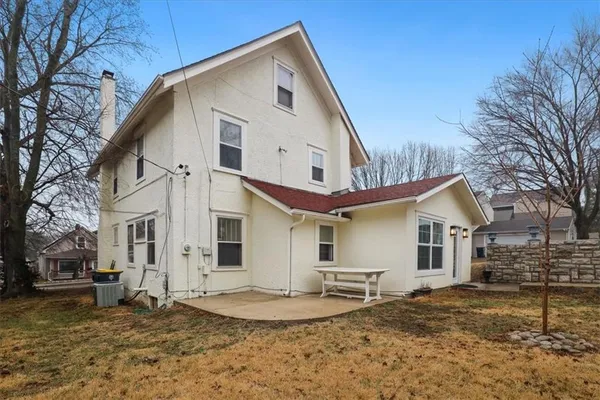 $345,000 | 4601 State Line Road, Kansas City, MO 64112