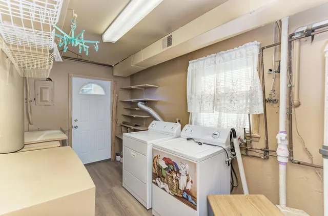 $3,150 | 9323 80th Court, Hickory Hills, IL 60457