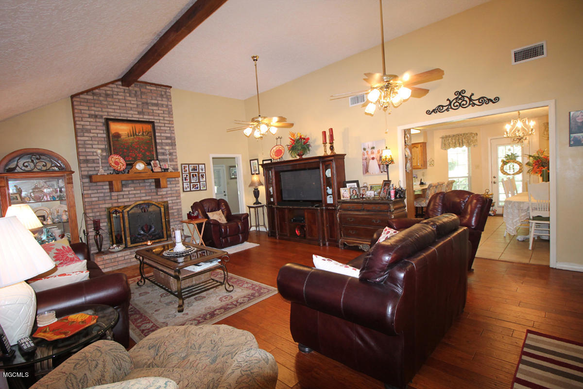 228 River Road Lucedale, MS 39452 - Photo 3 of 45 Living Room