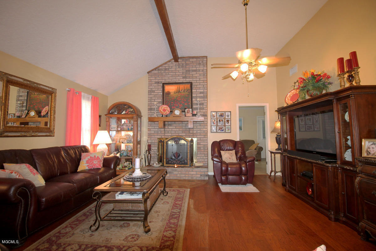228 River Road Lucedale, MS 39452 - Photo 4 of 45 Living Room