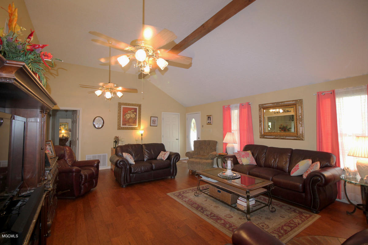 228 River Road Lucedale, MS 39452 - Photo 5 of 45 Living Room