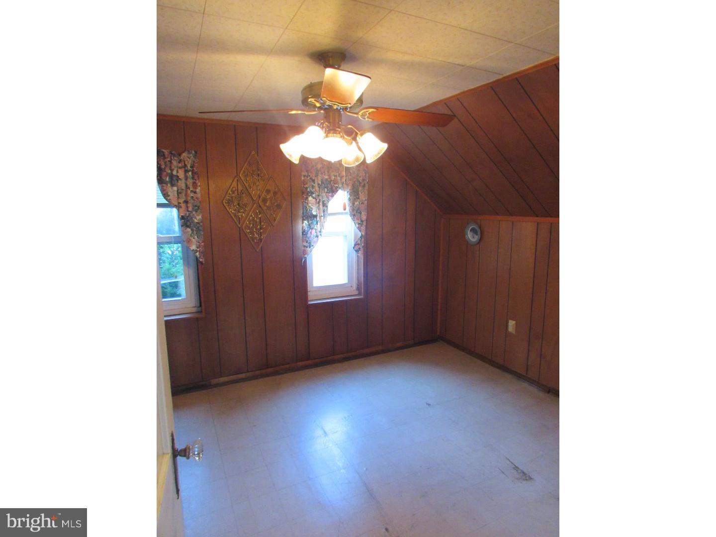 923 Village Road Folsom, PA 19033 - Photo 14 of 23 Bedroom 3