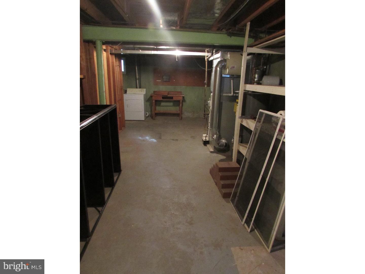 923 Village Road Folsom, PA 19033 - Photo 17 of 23 Gallery Image 17