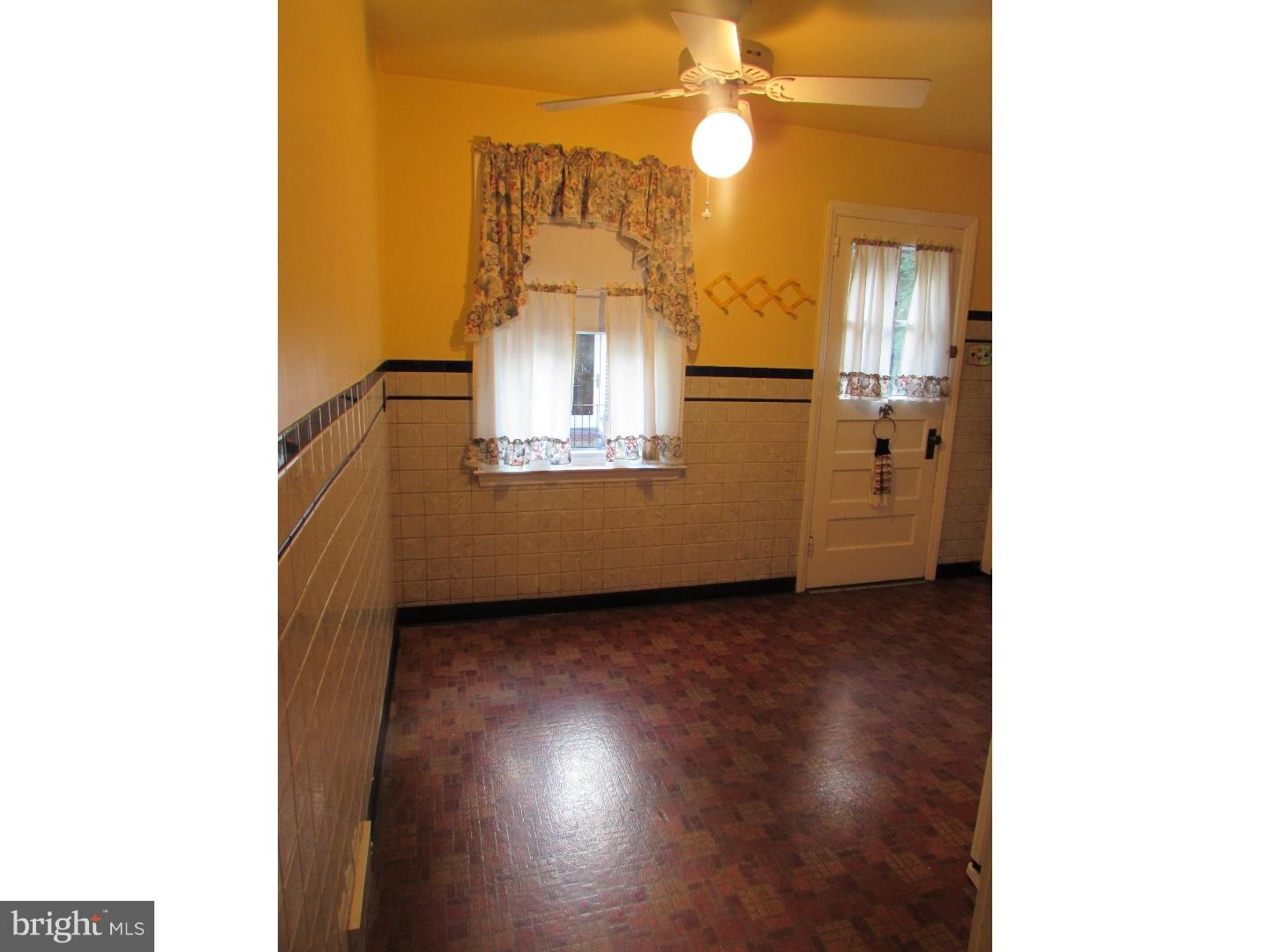 923 Village Road Folsom, PA 19033 - Photo 8 of 23 Gallery Image 8