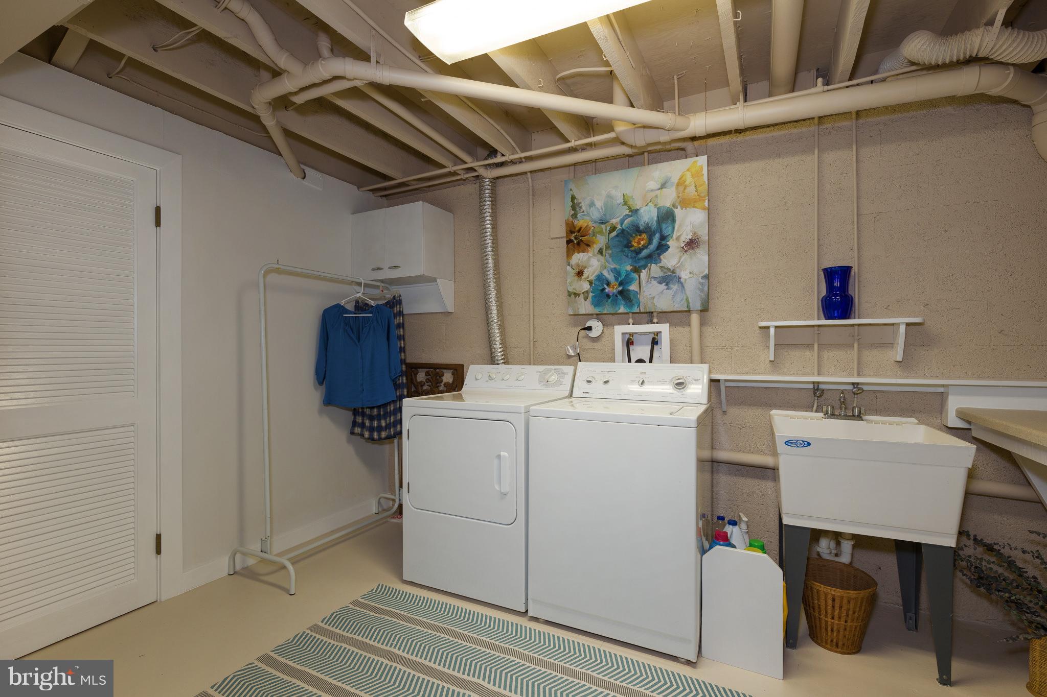 1911 Artillery Ridge Road Fredericksburg, VA 22408 - Photo 22 of 27 Large work area and tub