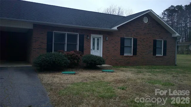 $1,595 | 3310 39th Ave Court Northeast, Hickory, NC 28601