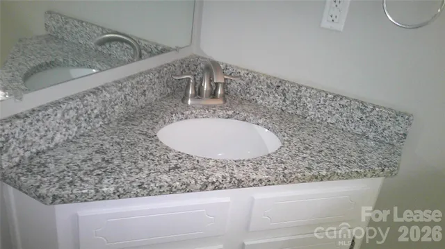 $1,595 | 3310 39th Ave Court Northeast, Hickory, NC 28601