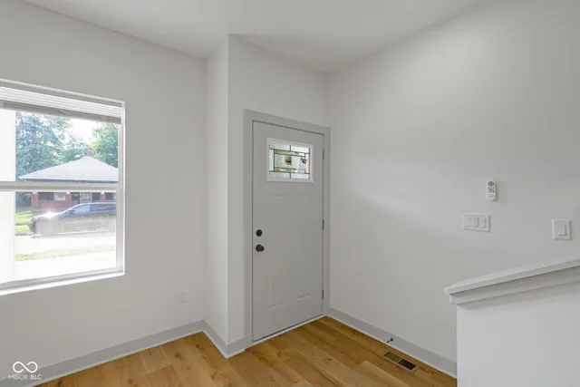 $1,850 | 35 South Bradley Avenue, Indianapolis, IN 46201