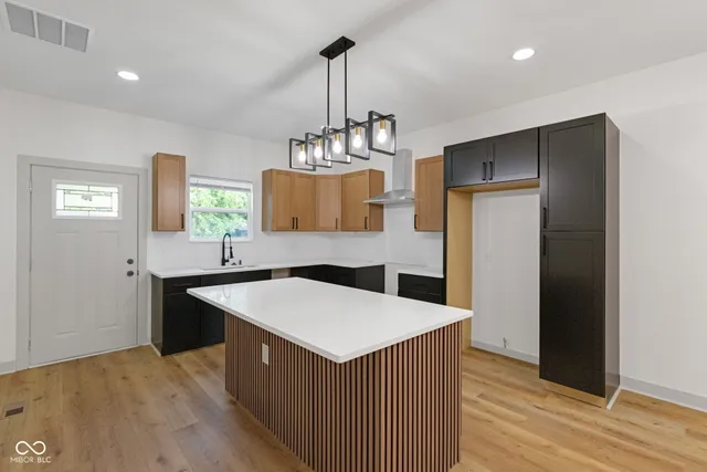 $1,850 | 35 South Bradley Avenue, Indianapolis, IN 46201