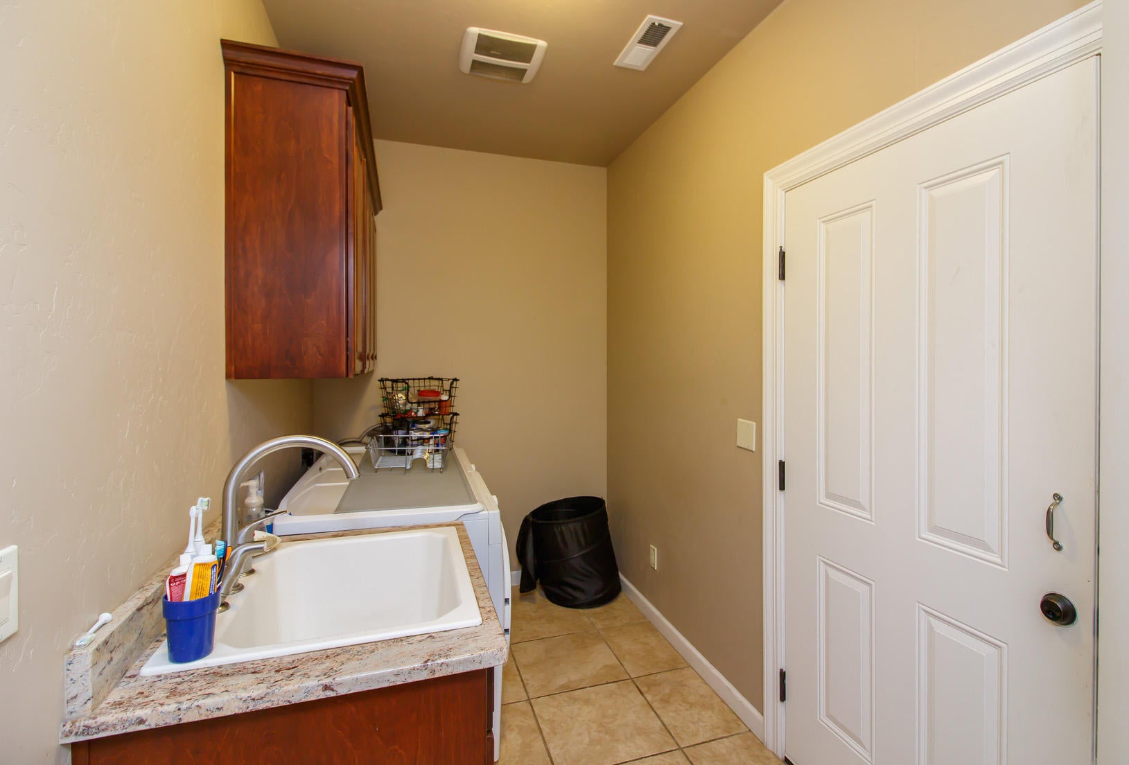 2147 Rabun Way Central Point, OR 97502 - Photo 20 of 20 18