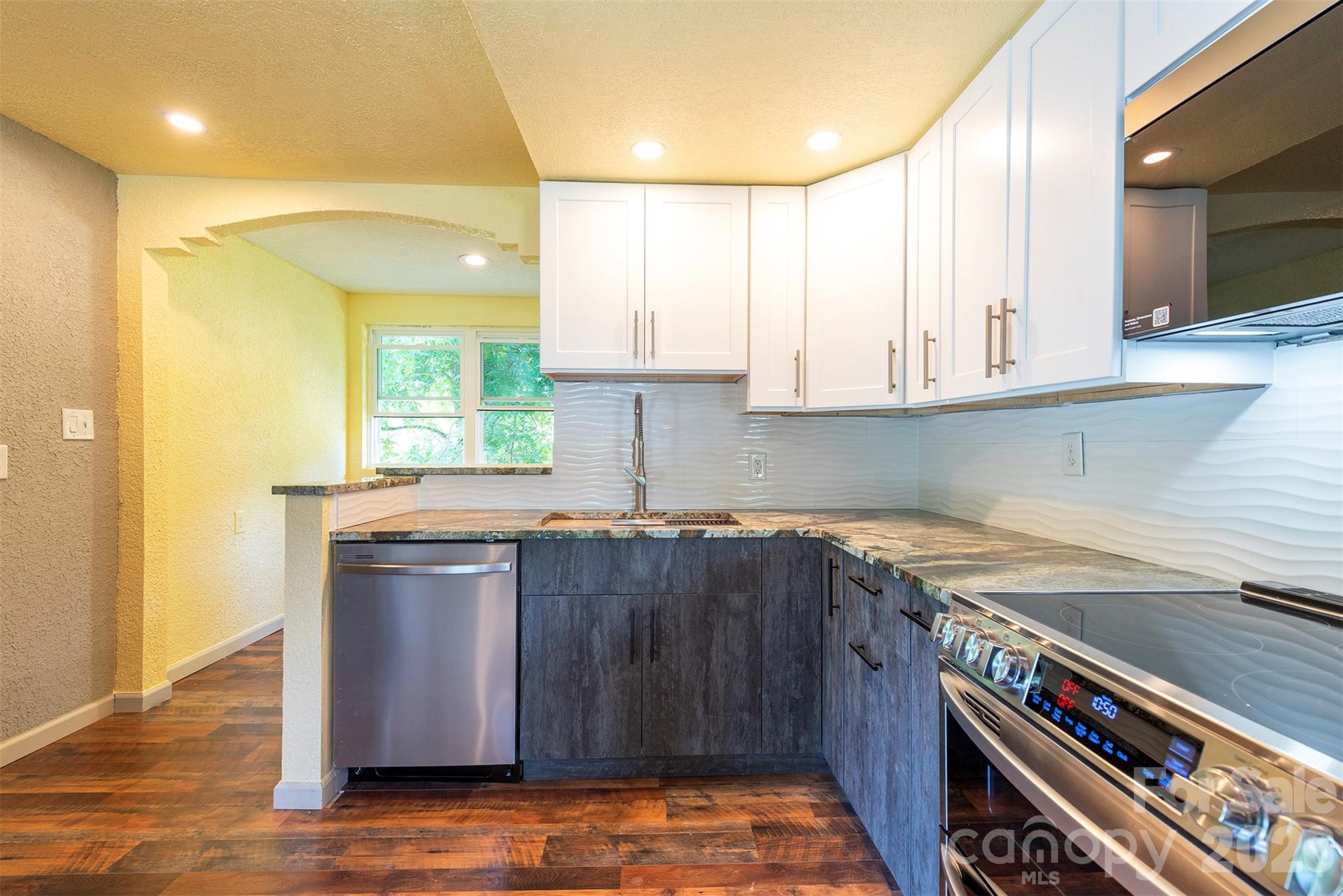65 Walnut Street Marion, NC 28752 - Photo 24 of 42