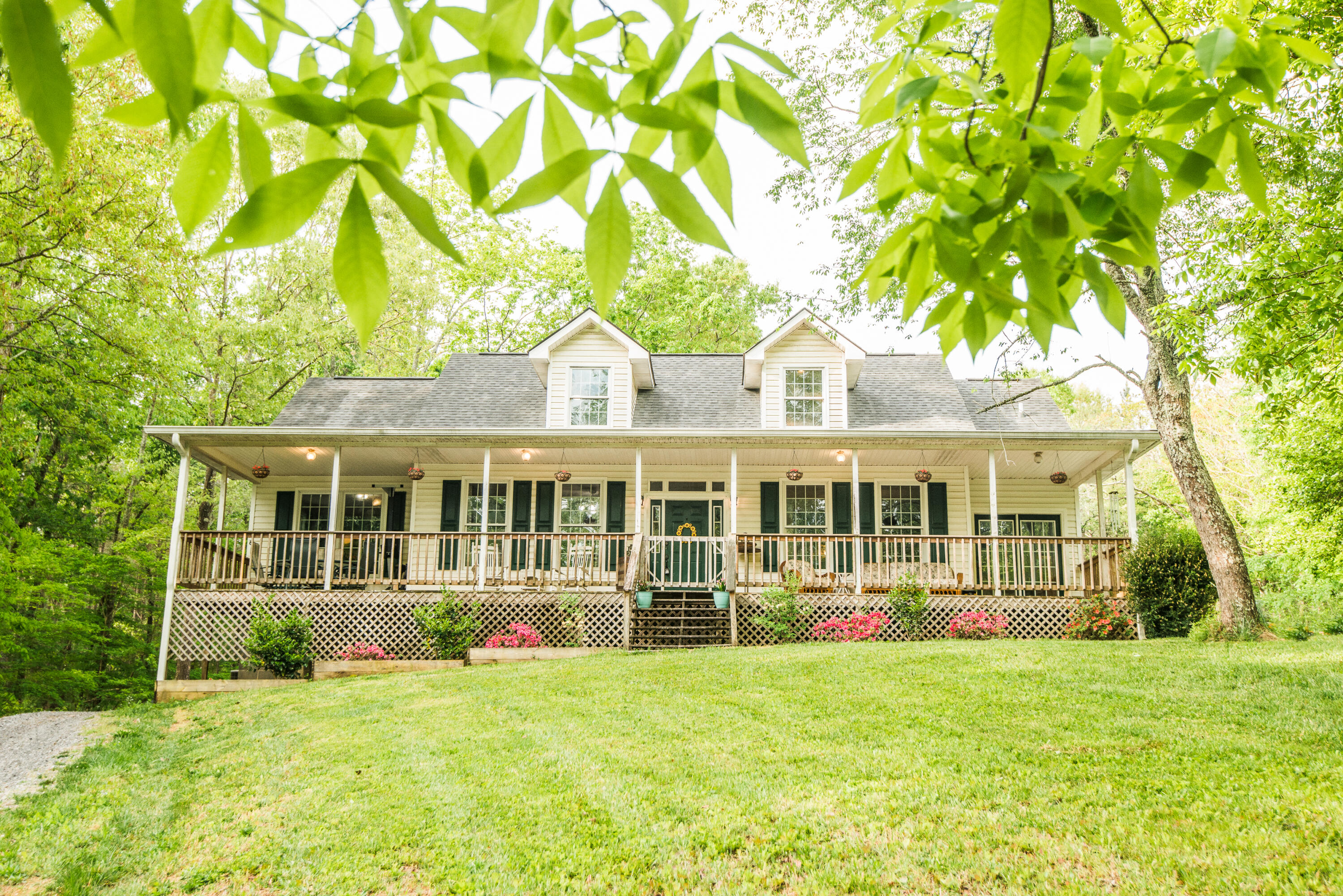 2050RiverdaleRd-1
