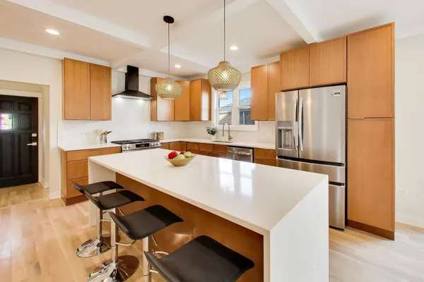 $825,000 | 6730 West Dakin Street, Chicago, IL 60634