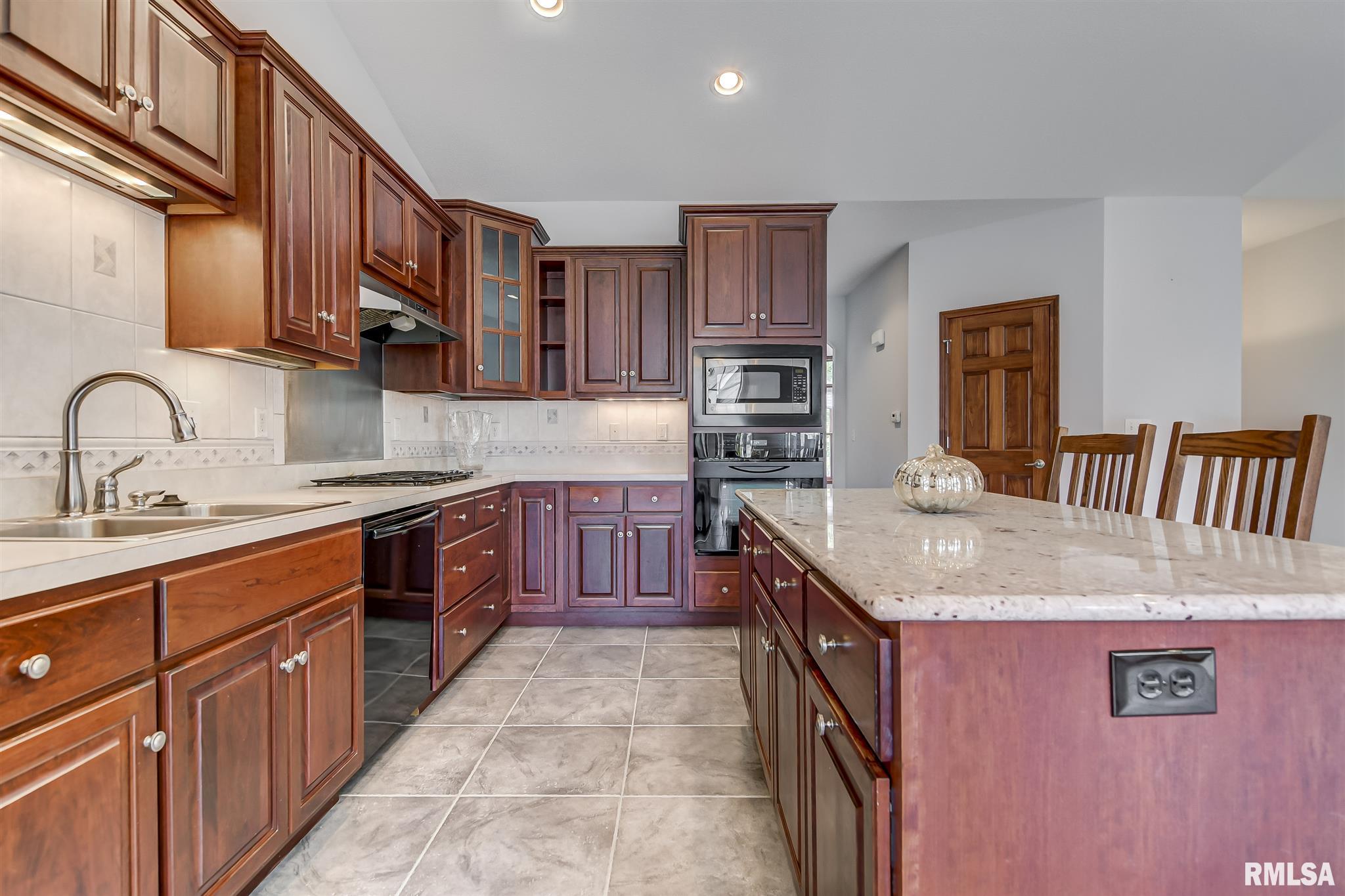 3004 Markwood Lane Springfield, IL 62712 - Photo 9 of 44 Gallery Image 9