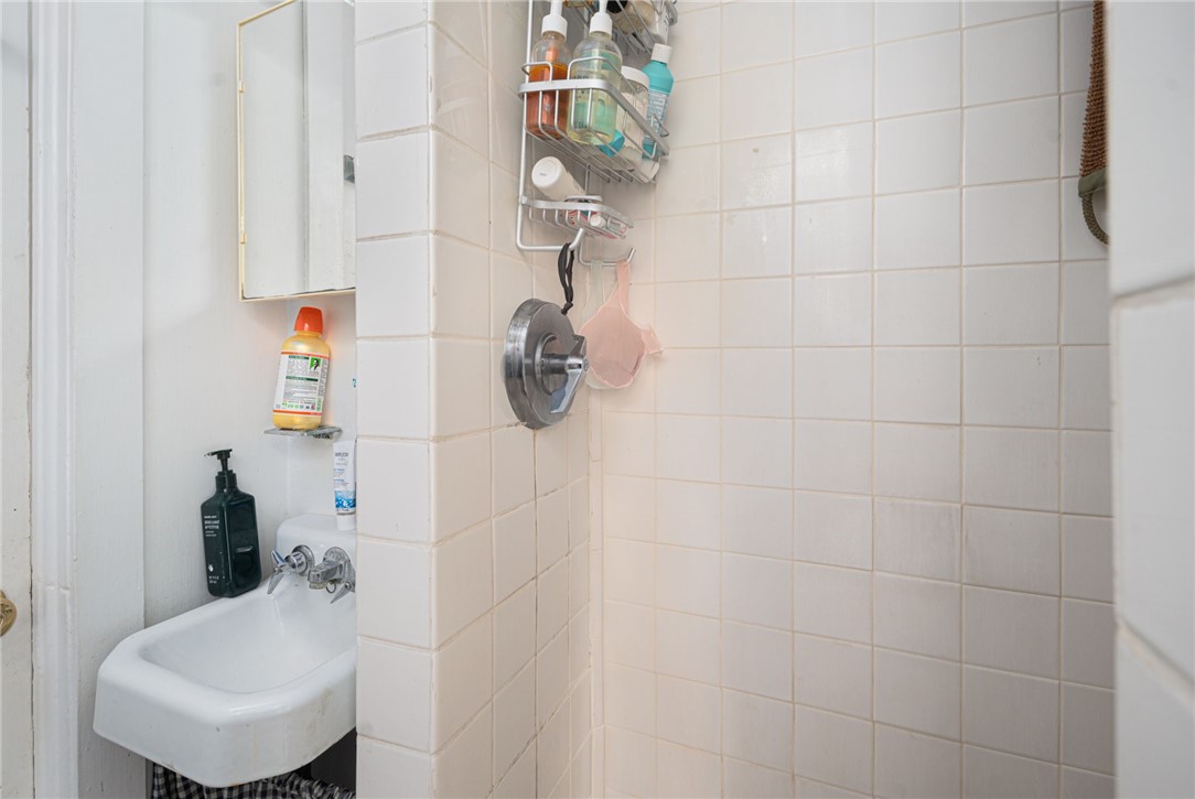 73 Thames Street, Unit B Newport, RI 02840 - Photo 11 of 21