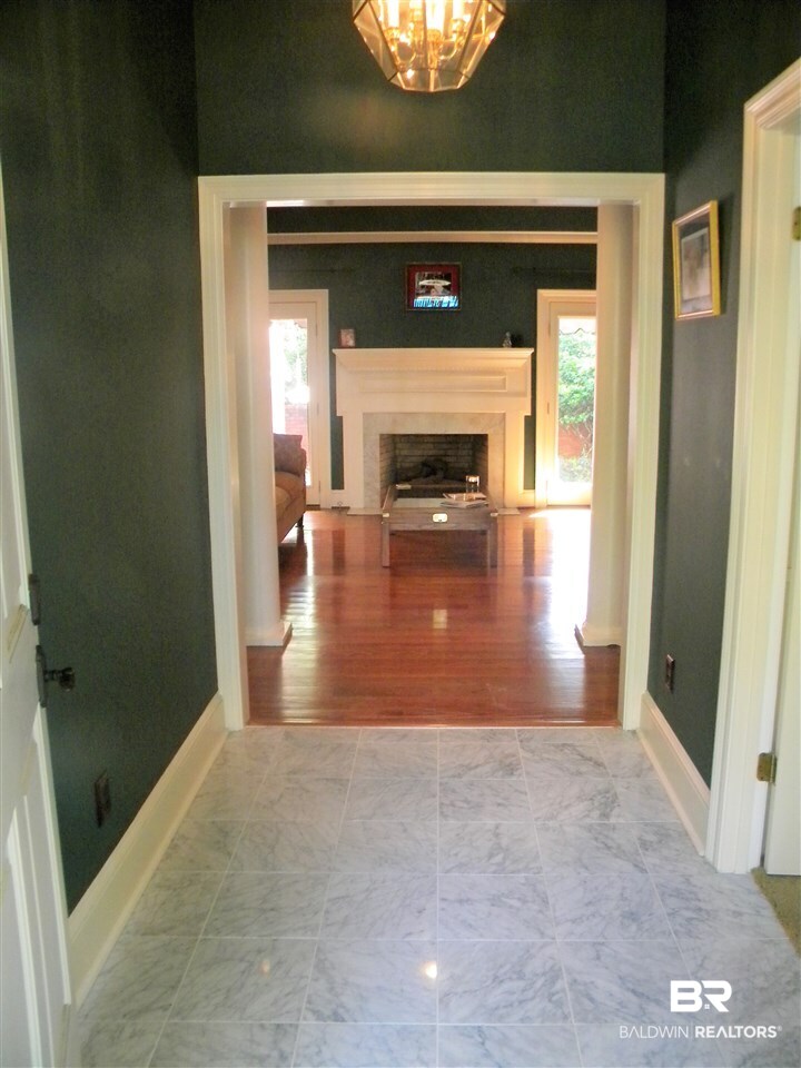 112 Myrtlewood Lane Mobile, AL 36608 - Photo 2 of 31