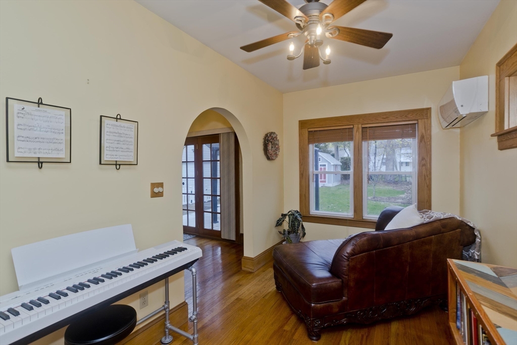 33 Gillette Avenue Springfield, MA 01118 - Photo 9 of 32 Gallery Image 9