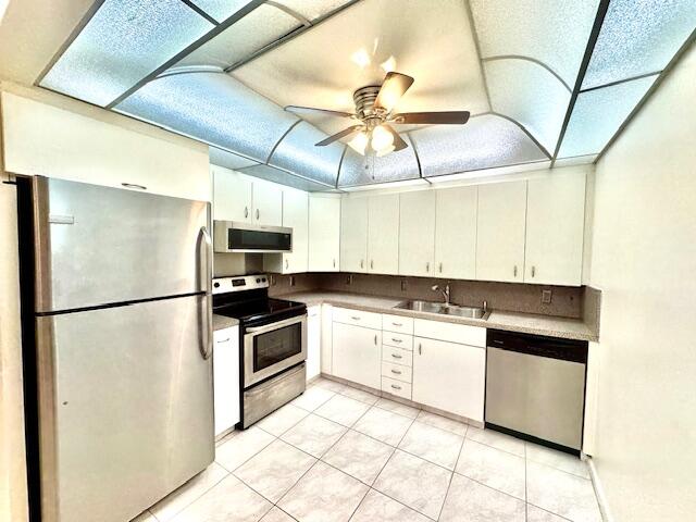 3004 Newcastle A Boca Raton, FL 33434 - Photo 3 of 47 Kitchen