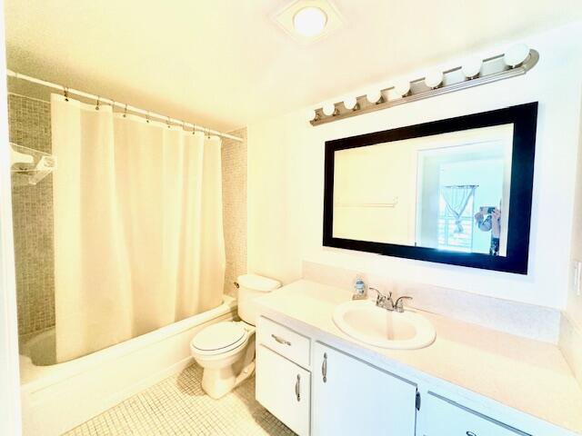 3004 Newcastle A Boca Raton, FL 33434 - Photo 10 of 47 Main Bathroom