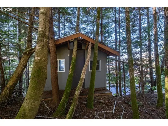 $1,650,000 | 2095 Northeast East Devils Lake Road, Otis, OR 97368