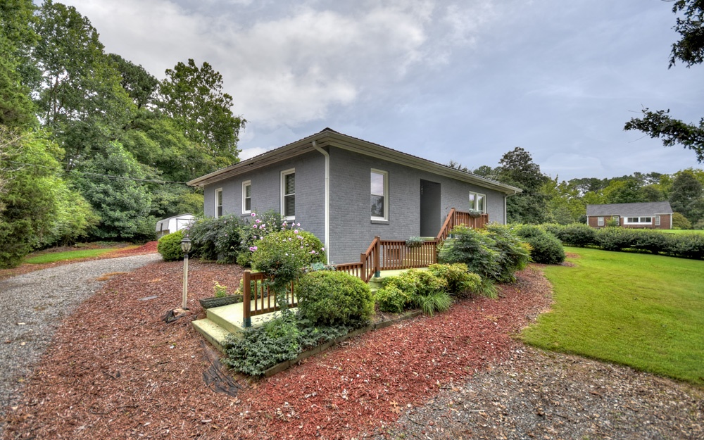 66 Westview Drive Blue Ridge, GA 30513 - Photo 1 of 27 Main View