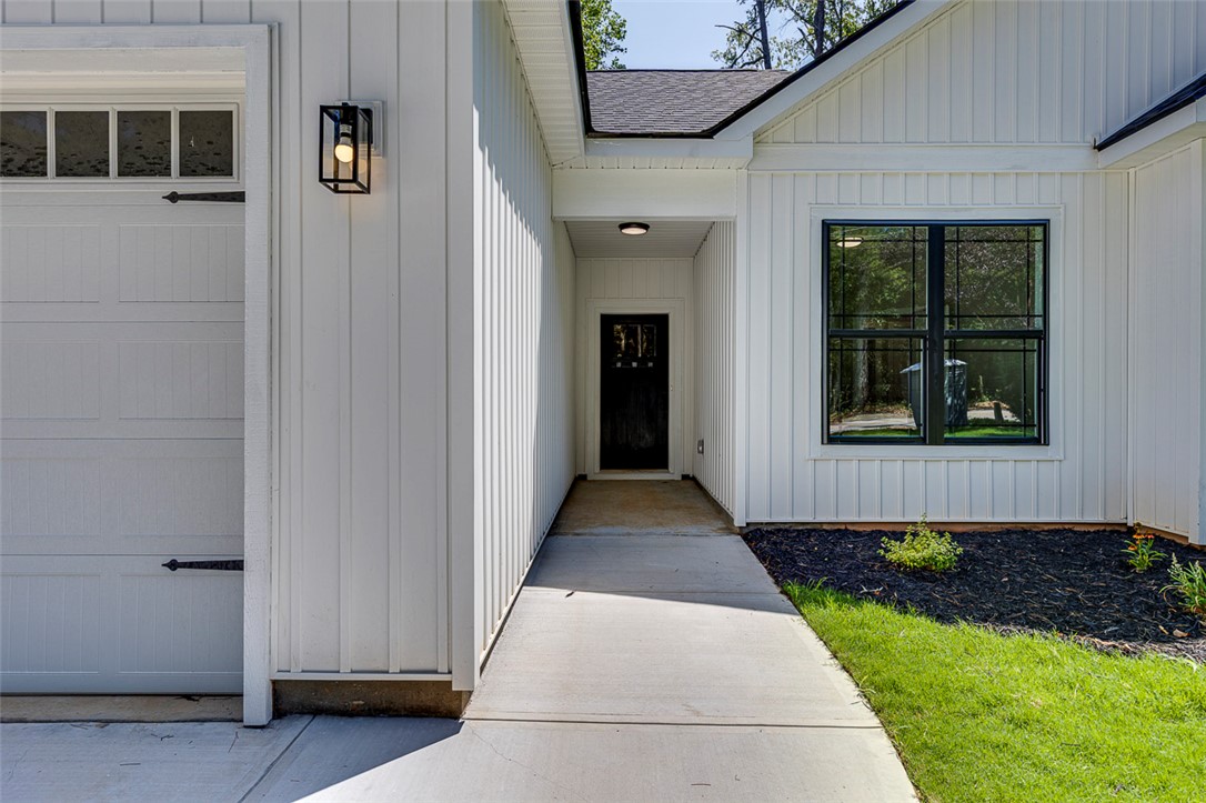 629 Mountain View Road Williamston, SC 29697 - Photo 2 of 38