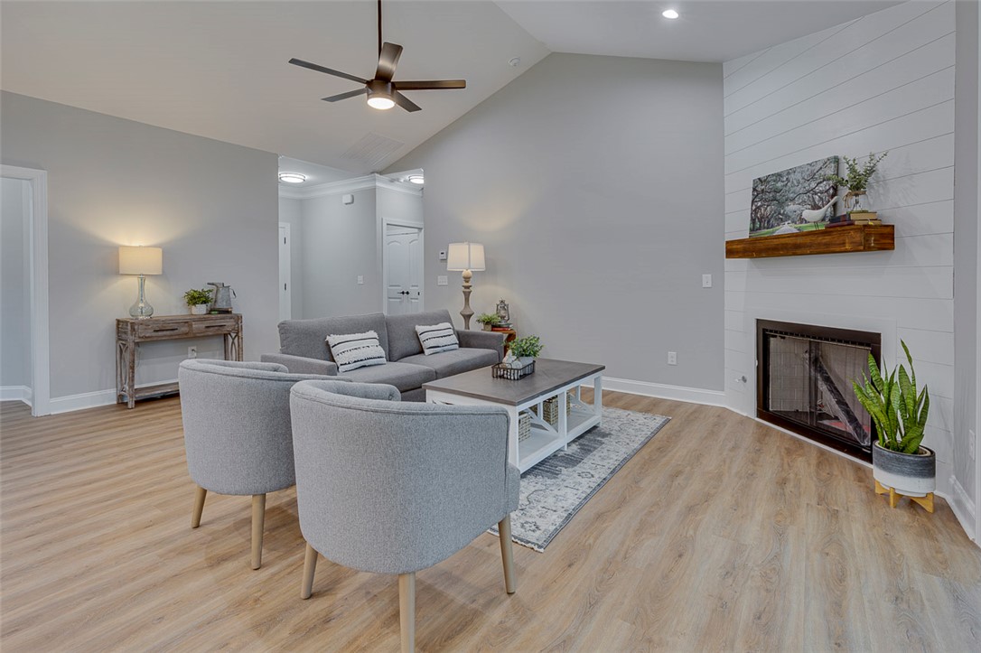 629 Mountain View Road Williamston, SC 29697 - Photo 4 of 38