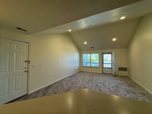 $1,995 | 1567 Weatherstone Drive, Ann Arbor, MI 48108