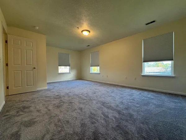 $1,950 | 1567 Weatherstone Drive, Ann Arbor, MI 48108