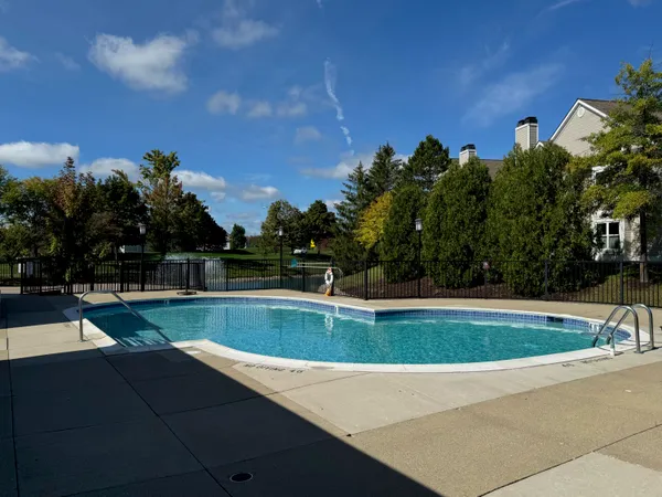 $1,950 | 1567 Weatherstone Drive, Ann Arbor, MI 48108