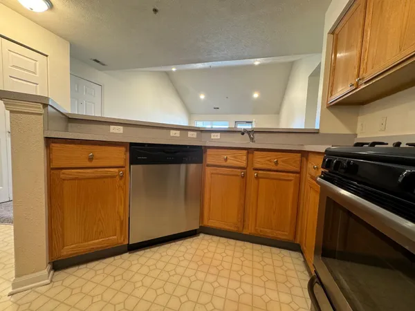 $1,950 | 1567 Weatherstone Drive, Ann Arbor, MI 48108