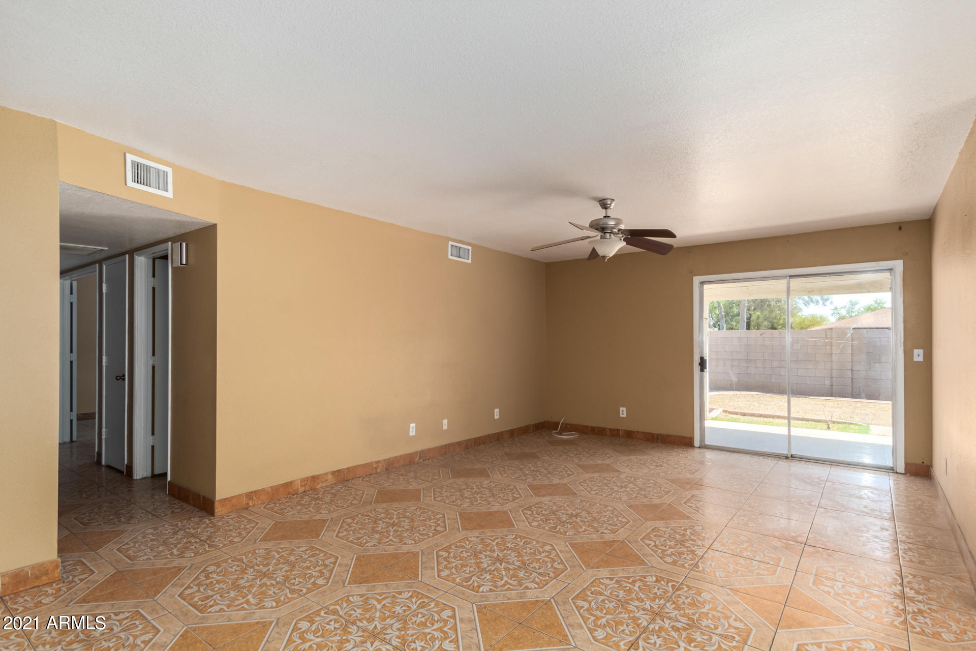 7027 West Ocotillo Road Glendale, AZ 85303 - Photo 5 of 15 0005-Ocotillo 5
