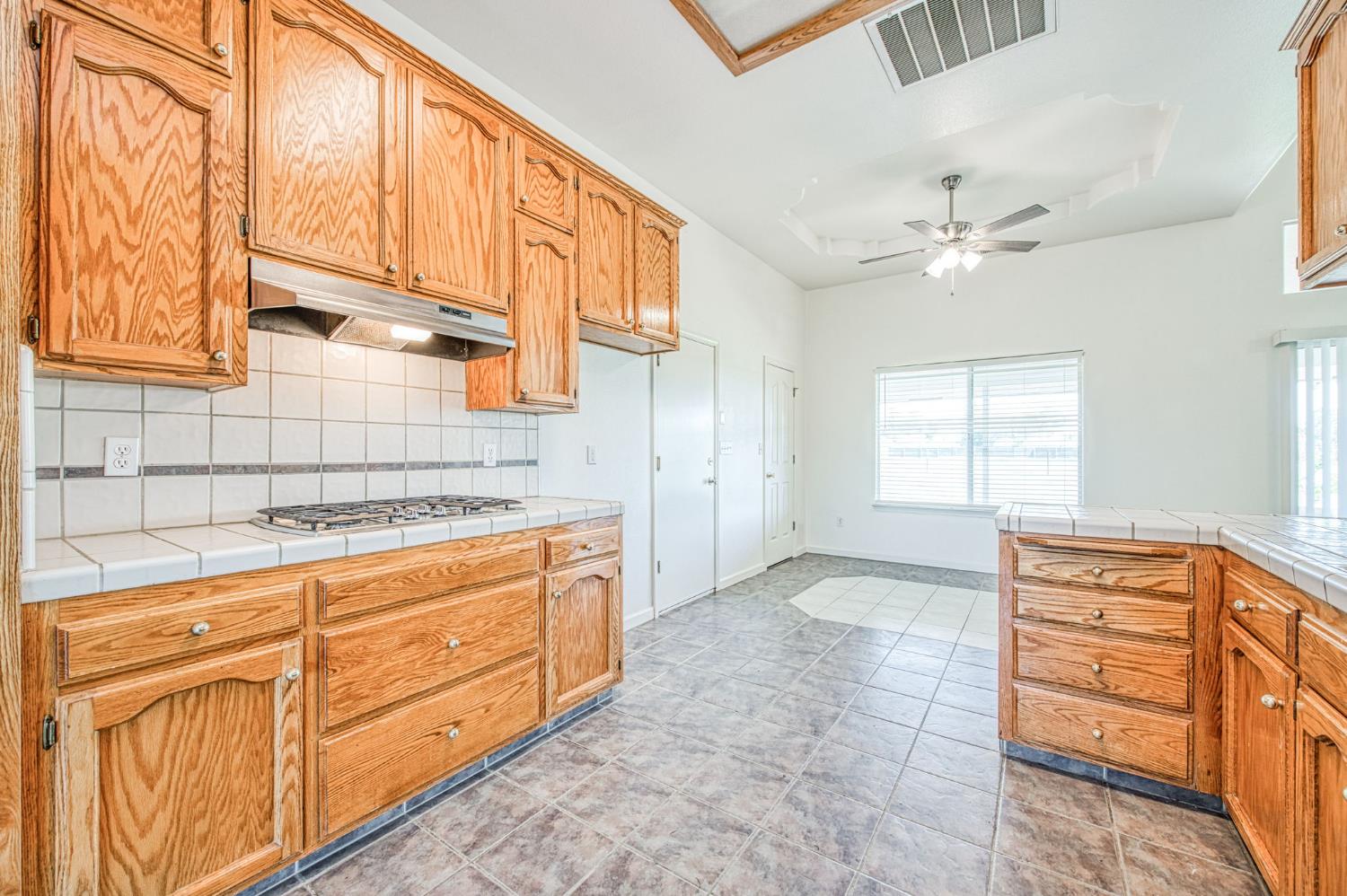 16601 La Canada Road Madera, CA 93636 - Photo 17 of 37