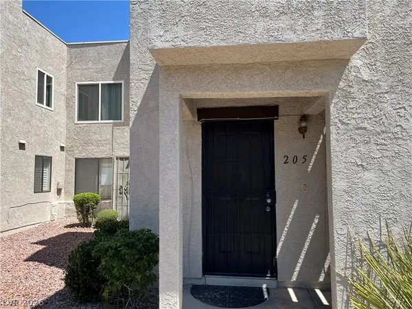 $1,250 | 4241 Gannet Circle, Unit 205, Las Vegas, NV 89103