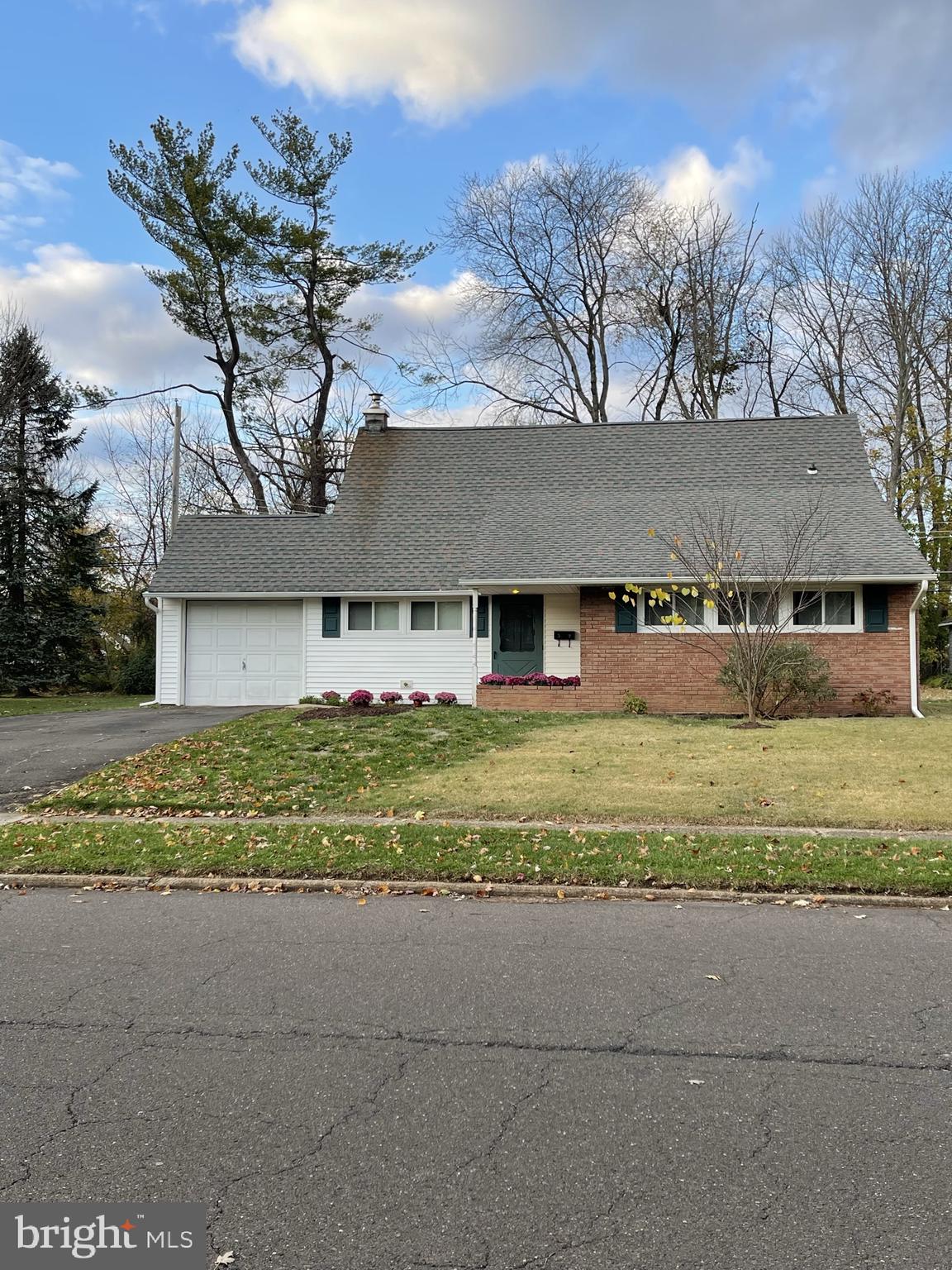 37 Harvest Road Levittown, PA 19056 - Photo 1 of 28 Gallery Image 1
