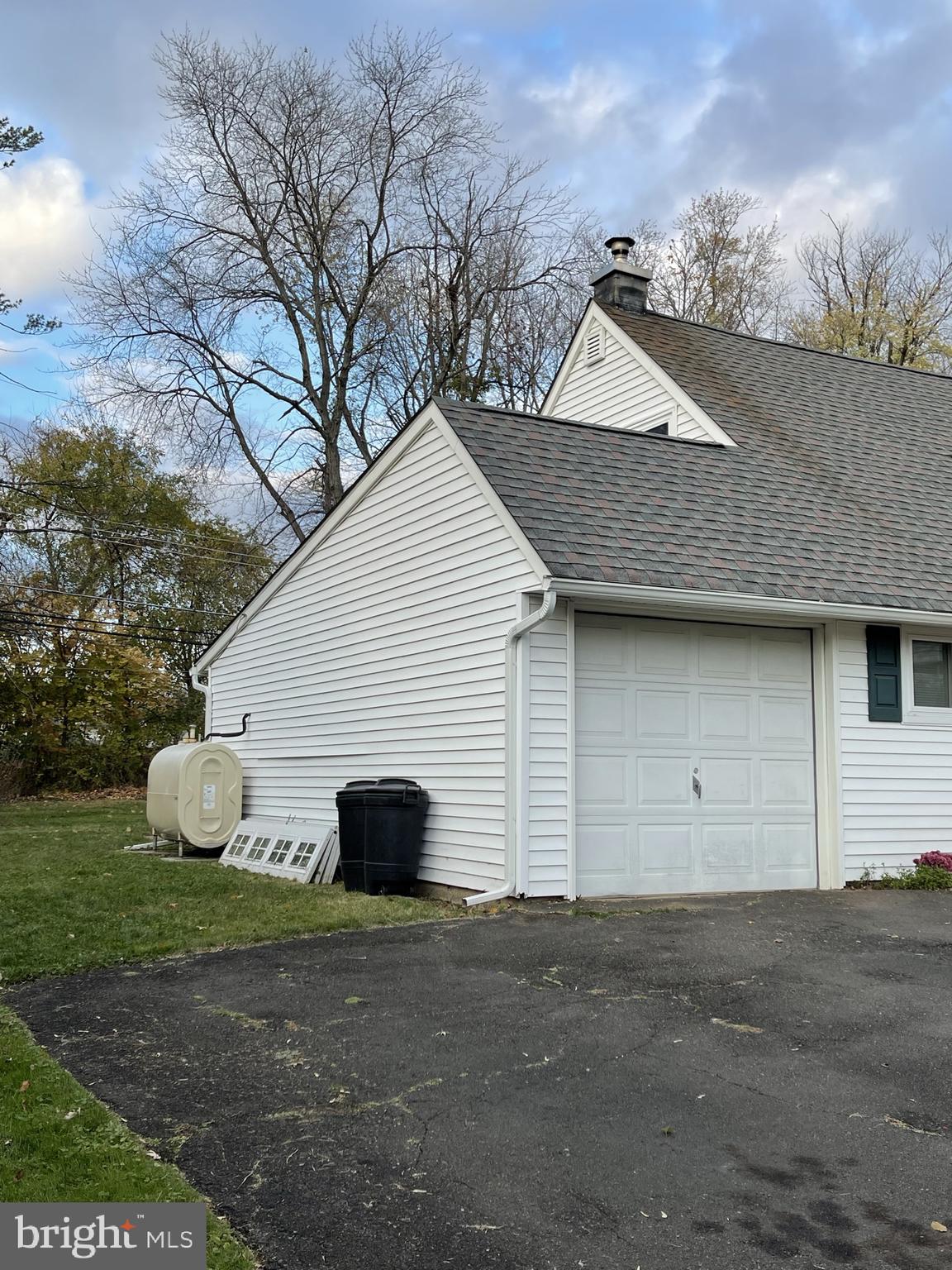 37 Harvest Road Levittown, PA 19056 - Photo 3 of 28 Gallery Image 3