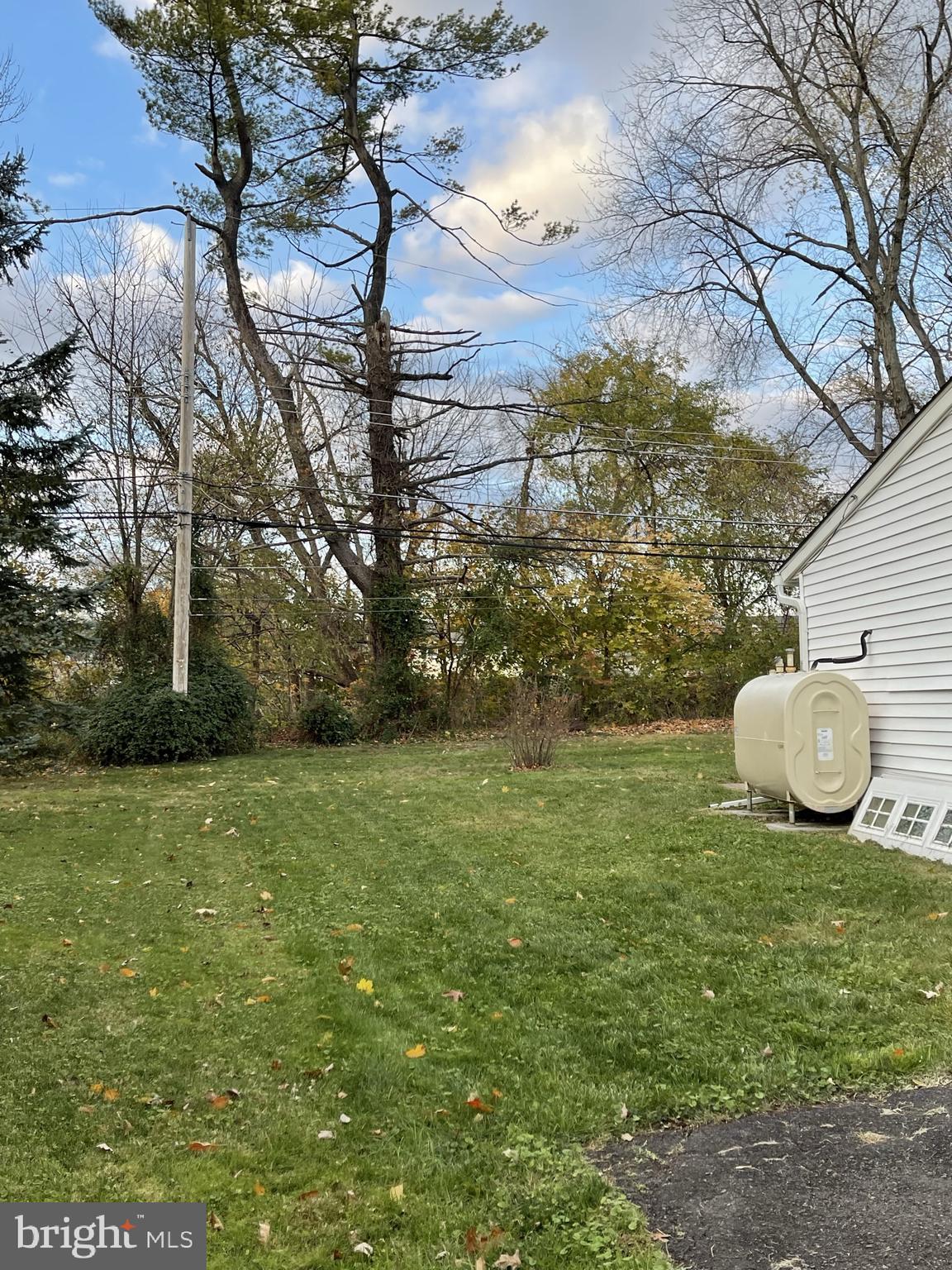 37 Harvest Road Levittown, PA 19056 - Photo 4 of 28 Gallery Image 4