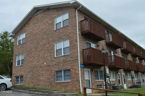 $135,000 | 1805 King College Road, Unit E6, Bristol, TN 37620
