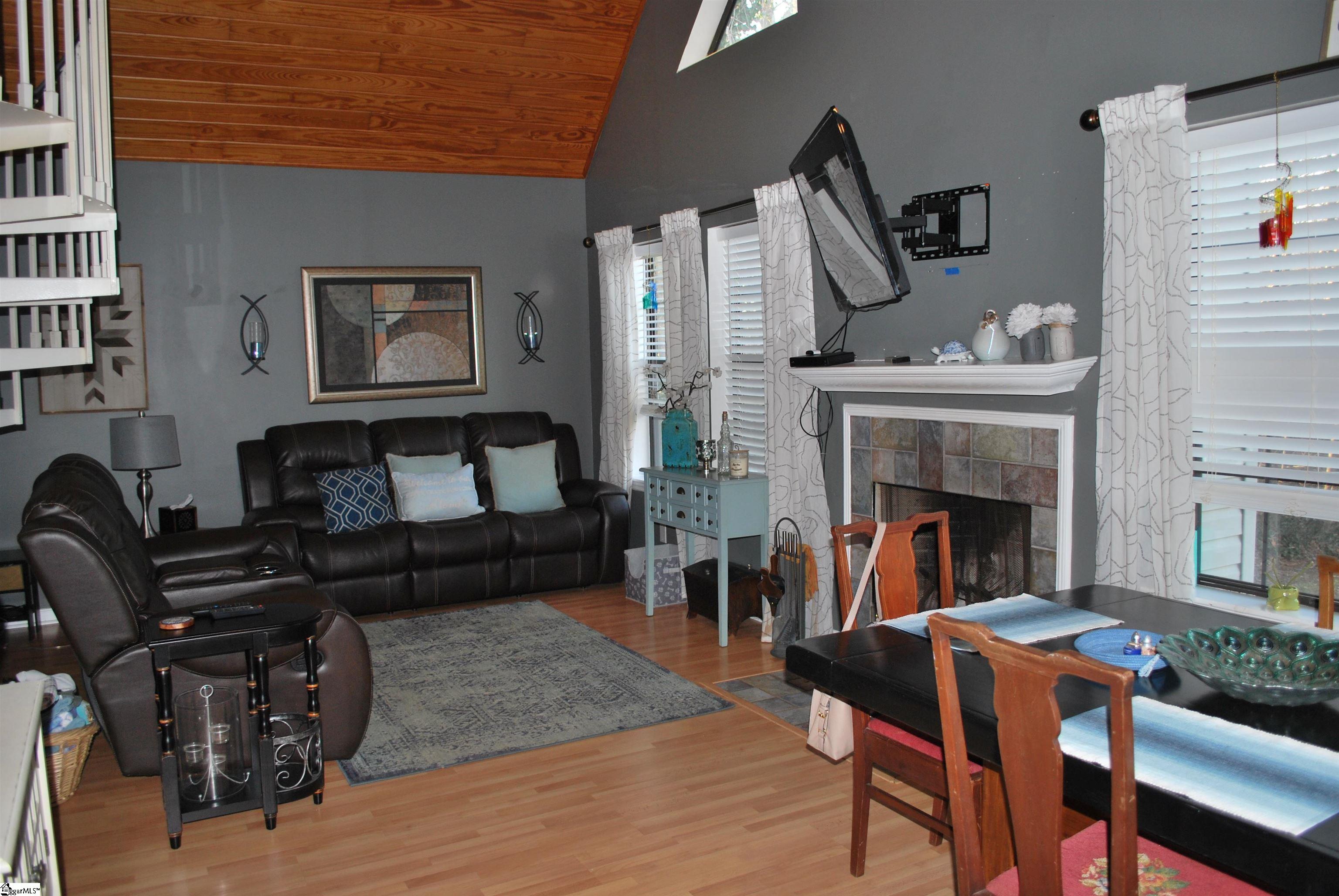 323 Styles Road Taylors, SC 29687 - Photo 3 of 17 Gallery Image 3